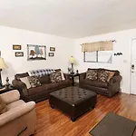 Oak Square 305