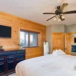 Luxury Cabin W Panoramic Views Firepit Game Room Pinnacle Chalet