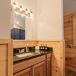 211 Misty Mountain Getaway