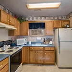 Mountain Hideaway- One-Bedroom Cabin