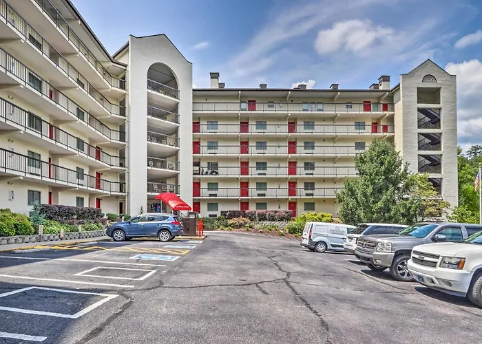 Dtwn Gatlinburg Studio Pool Access!