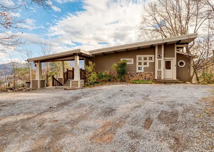 Chestnut By Avantstay Mountain Cabin W Treetop Views Hot Tub Game Room