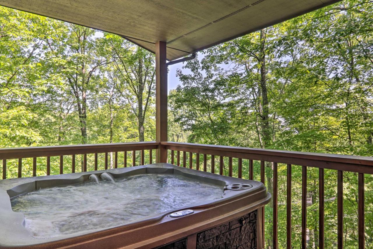 Eclectic With Hot Tub 1 Mi To Ober * Gatlinburg