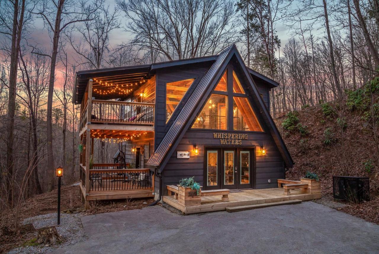 Whispering Waters Cabin * Gatlinburg