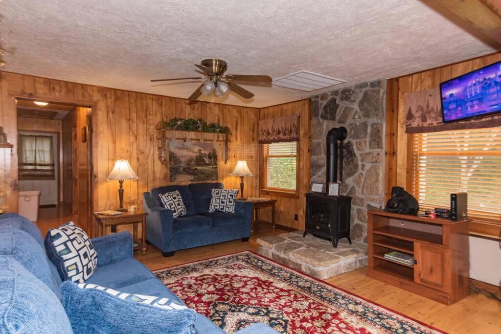 Beary Wild Cabin In The Smokies *