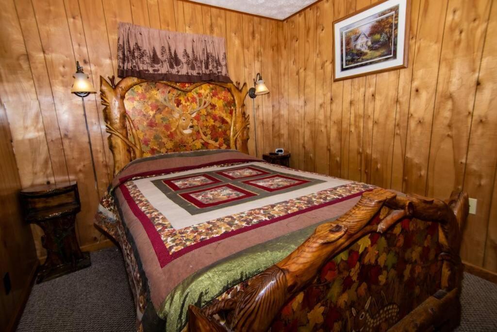 Beary Wild Cabin In The Smokies Holiday home