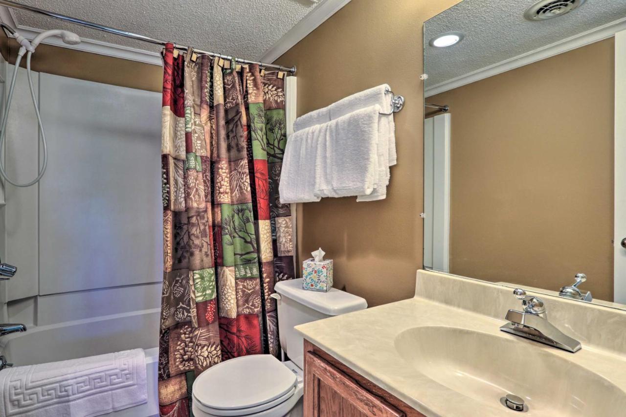 With Pool And Grill Access About 4 Mi To Gatlinburg!
