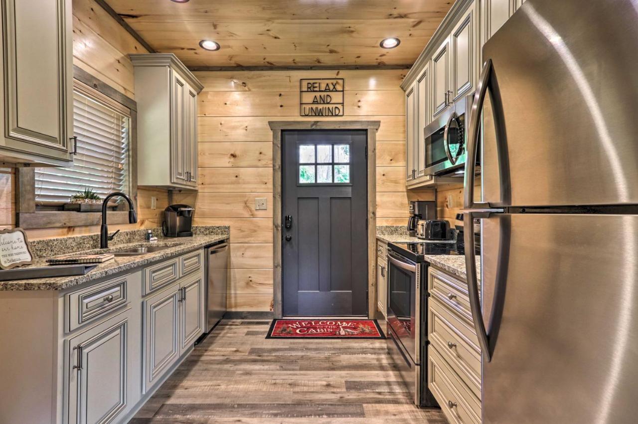 Modern With Hot Tub And Game In Gatlinburg! *
