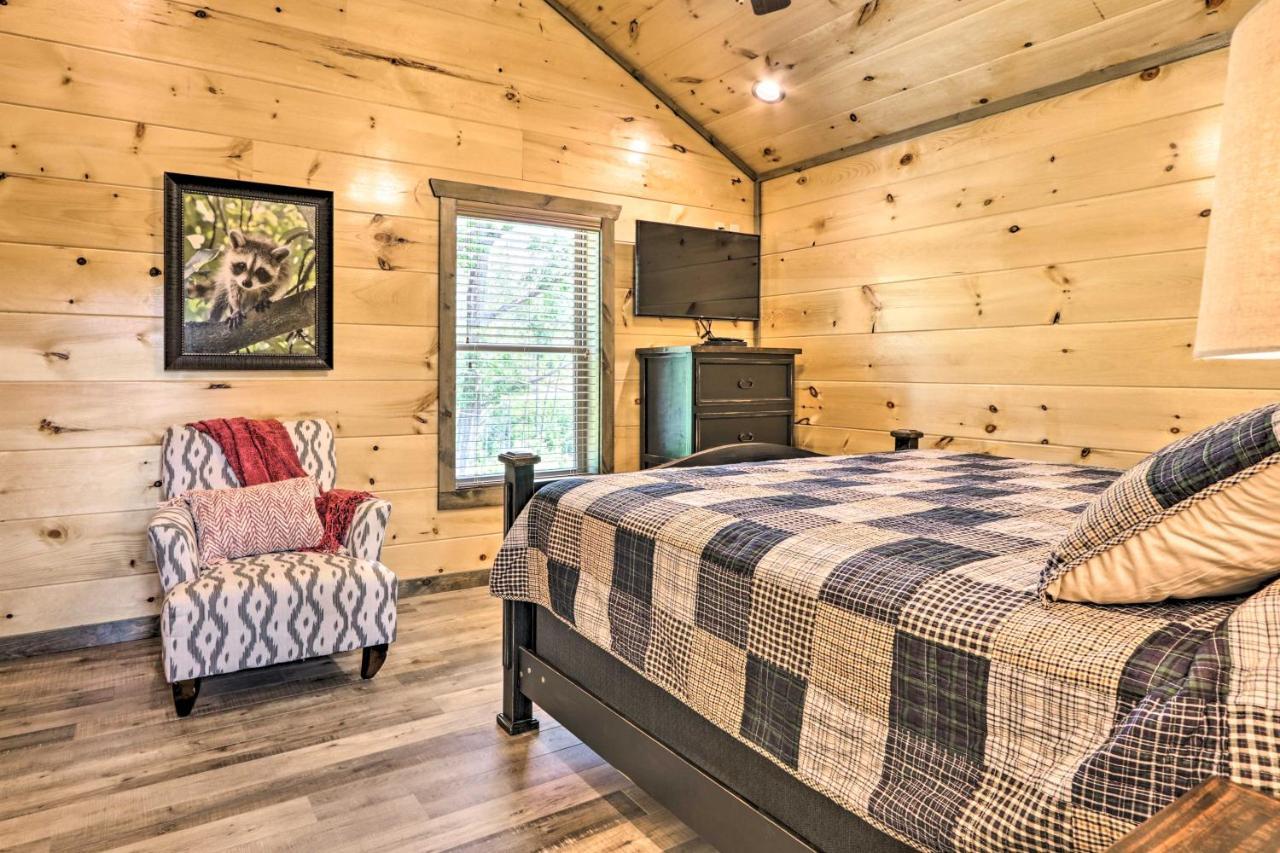 Modern With Hot Tub And Game In Gatlinburg! Holiday home *