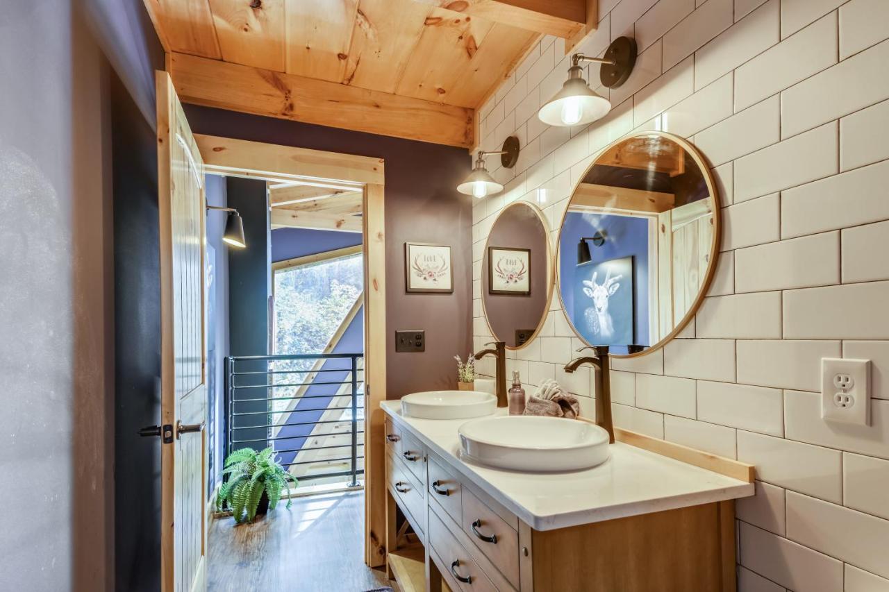 Whispering Waters Cabin Holiday home Gatlinburg