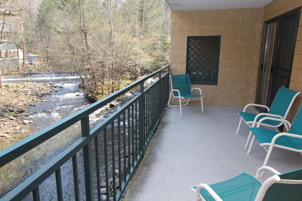 Park Place Apartment *