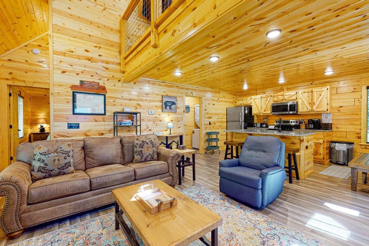 Knotty Escape Gatlinburg