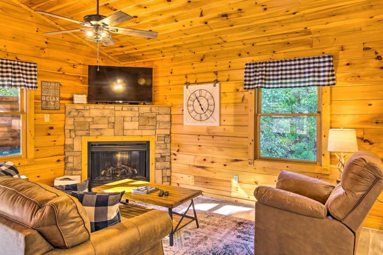 Bear Paw With Hot Tub And Pool Table! *