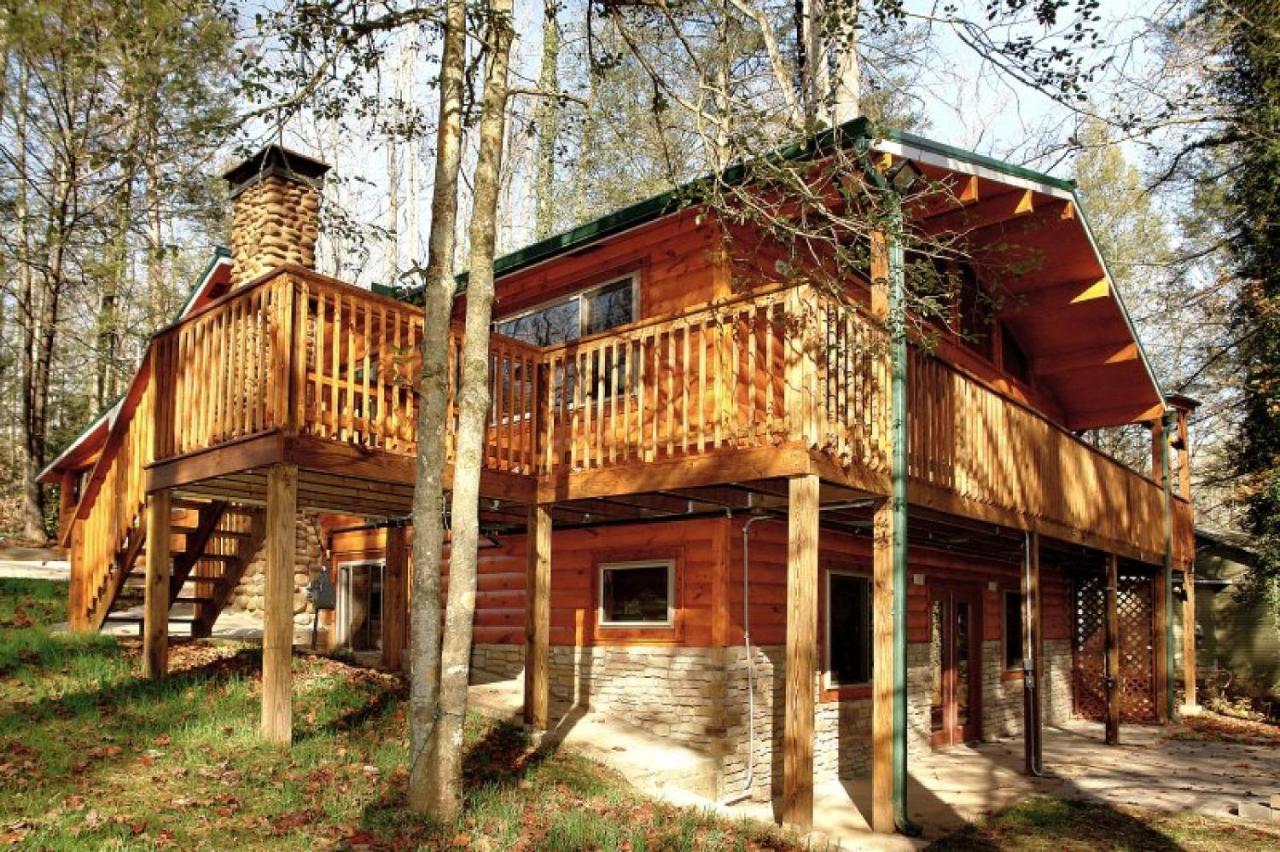 Laural Manor Located In Downtown Gatlinburg