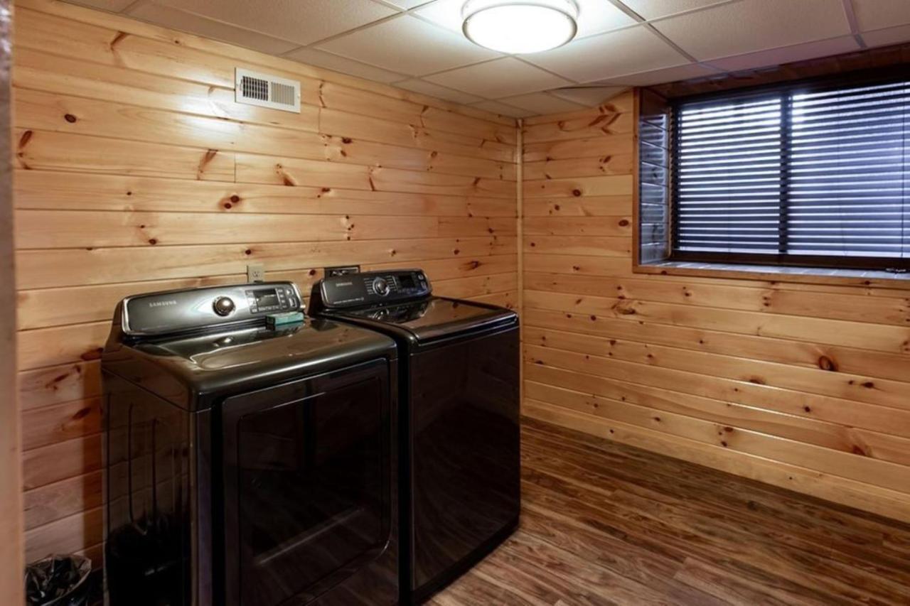 Laural Manor Located In Downtown Holiday home *