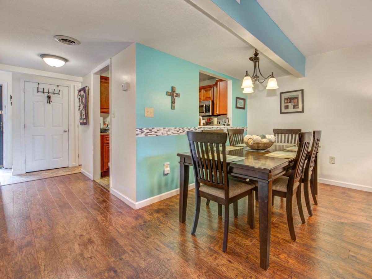Nana's Retreat, 2 Bedrooms, Pool, Golf, Pet Friendly, Sleeps 6 Apartment *