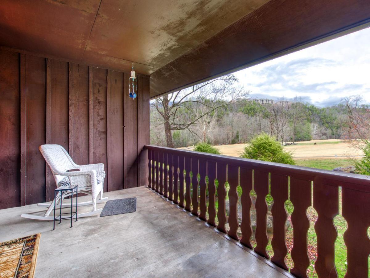 Nana's Retreat, 2 Bedrooms, Pool, Golf, Pet Friendly, Sleeps 6 Apartment Gatlinburg
