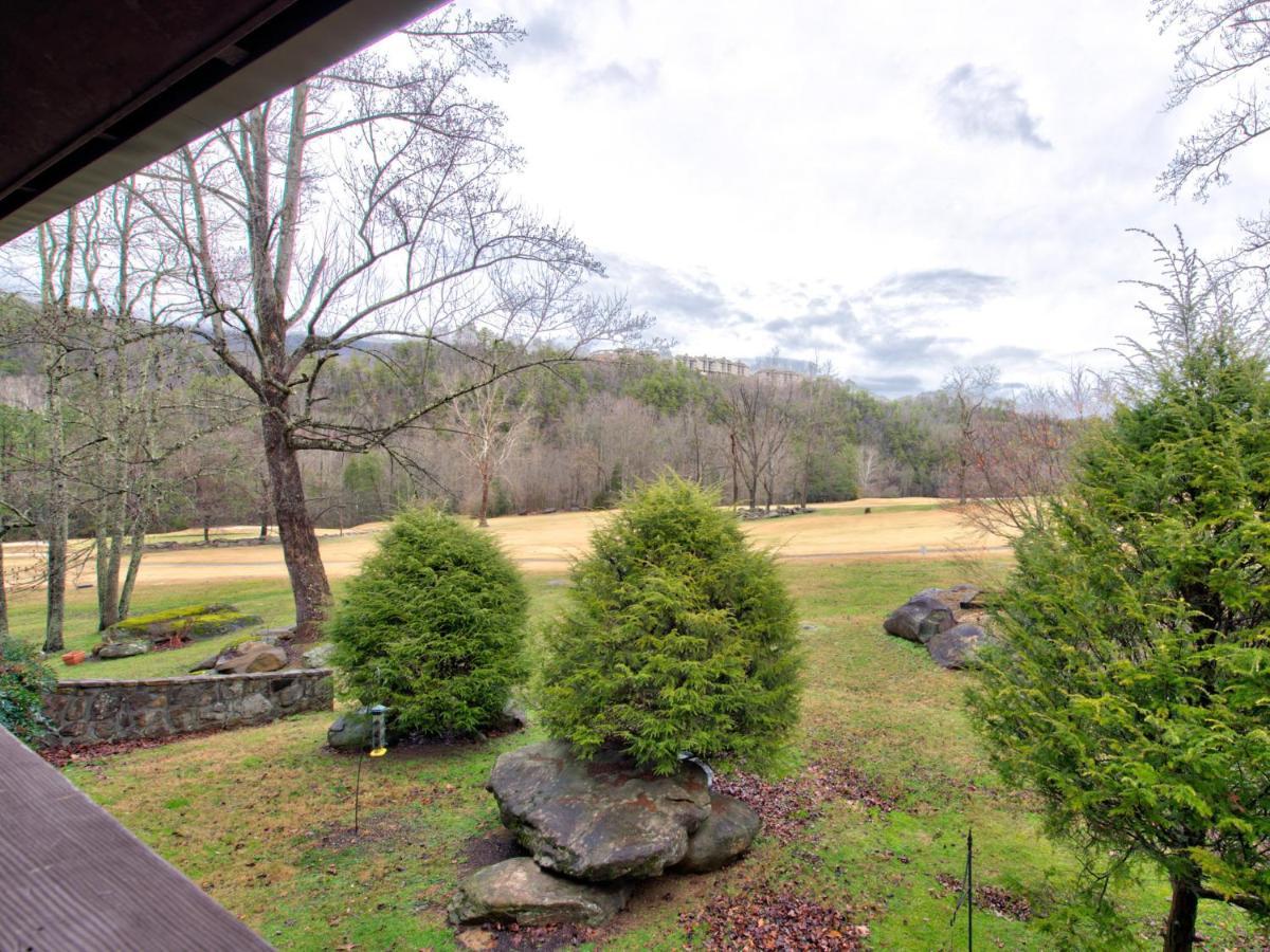 Nana's Retreat, 2 Bedrooms, Pool, Golf, Pet Friendly, Sleeps 6 * Gatlinburg
