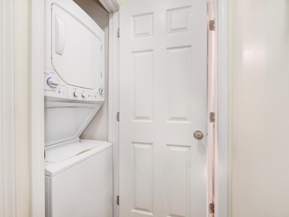 Apartment Nana's Retreat, 2 Bedrooms, Pool, Golf, Pet Friendly, Sleeps 6