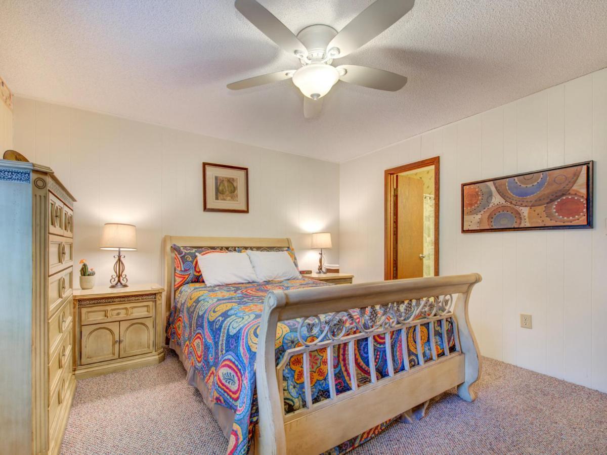 Nana's Retreat, 2 Bedrooms, Pool, Golf, Pet Friendly, Sleeps 6 * Gatlinburg