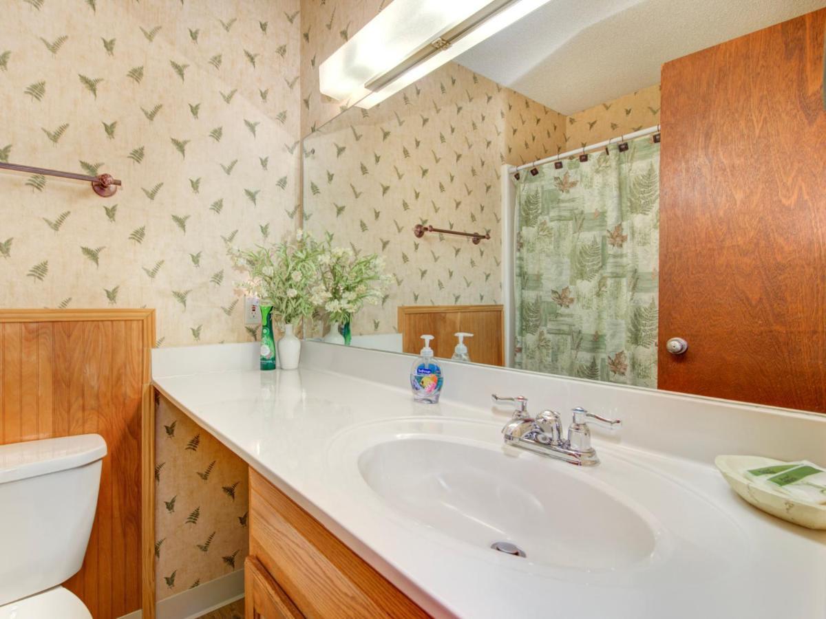 Nana's Retreat, 2 Bedrooms, Pool, Golf, Pet Friendly, Sleeps 6 * Gatlinburg
