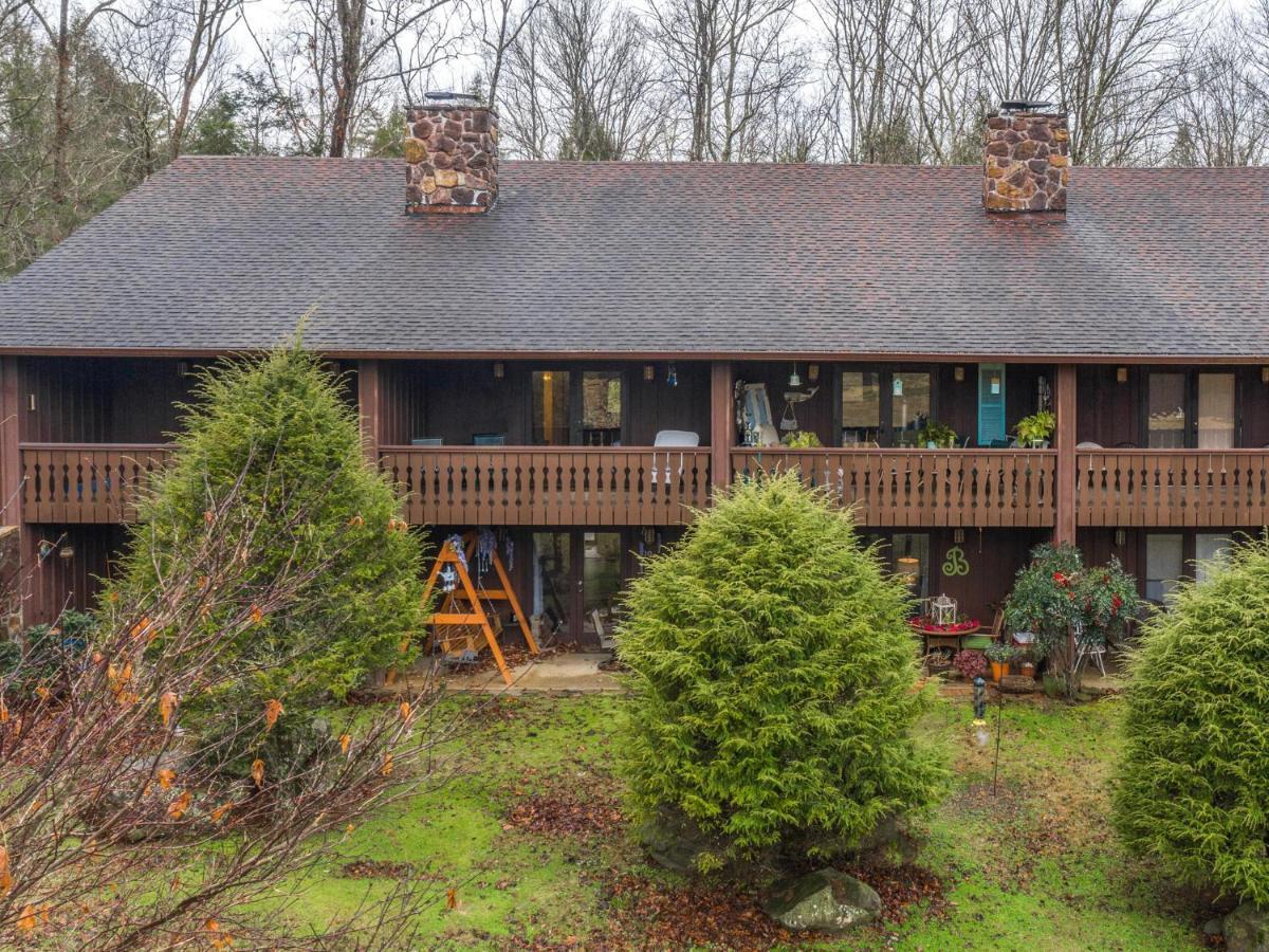 Nana's Retreat, 2 Bedrooms, Pool, Golf, Pet Friendly, Sleeps 6 Apartment Gatlinburg