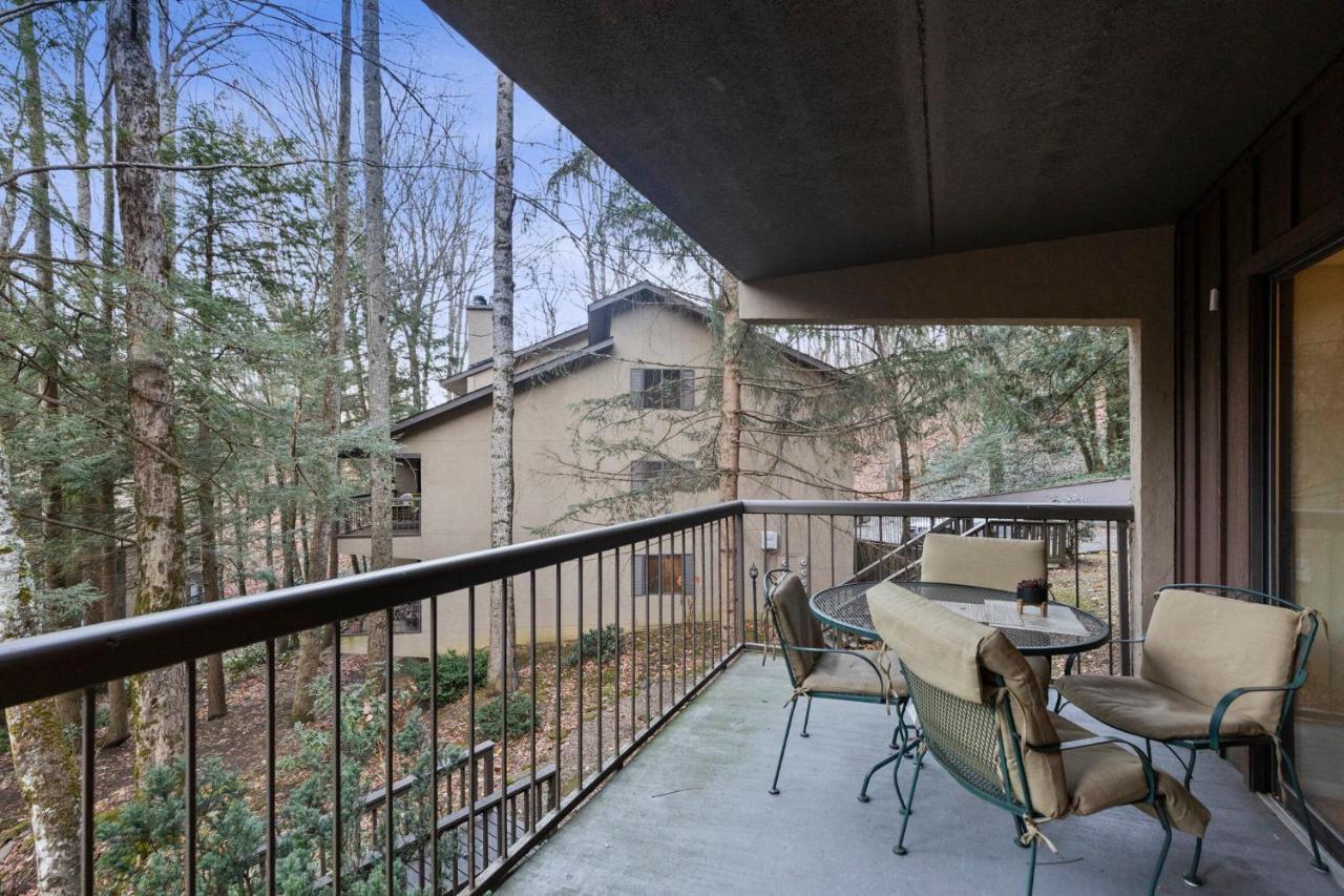 Modern With Pool Table, Balcony & Access To 3 Pools Holiday home *