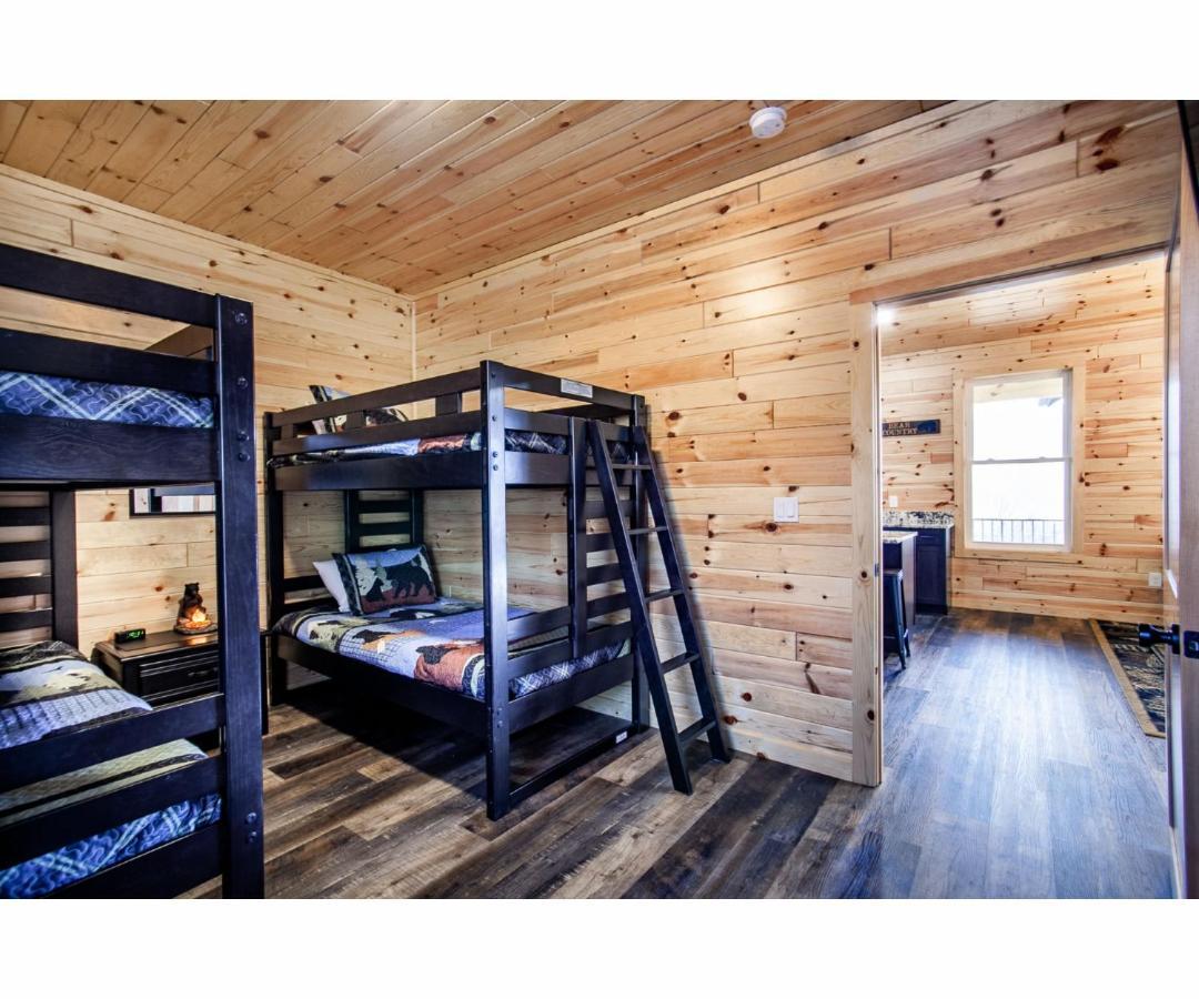 Sky Ridge Mountain View Wheelchair Accessible And Swim Holiday home Gatlinburg