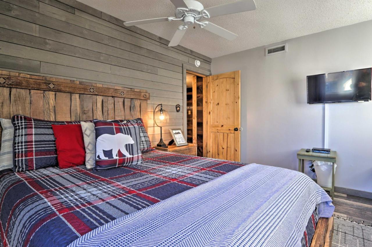 Unique Smokies Shack With Mountain-top View *