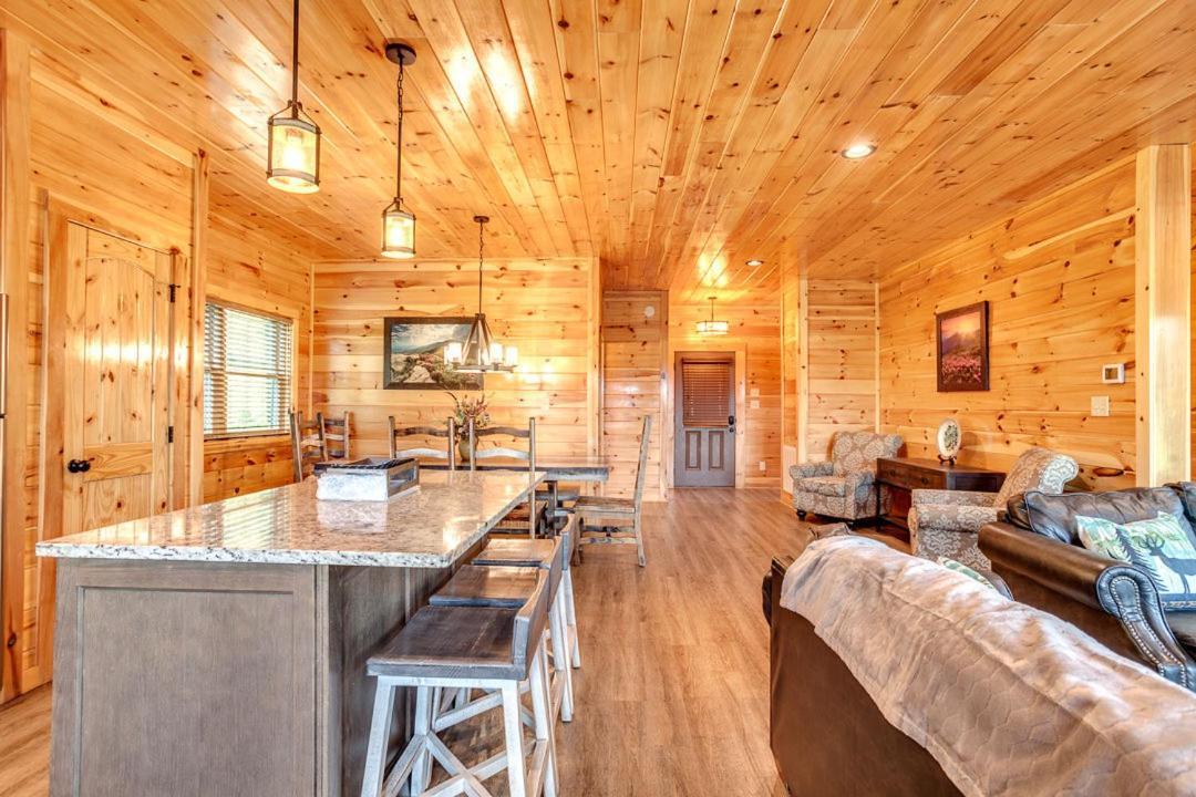 With Private Hot Tub By Staycating Holiday home *