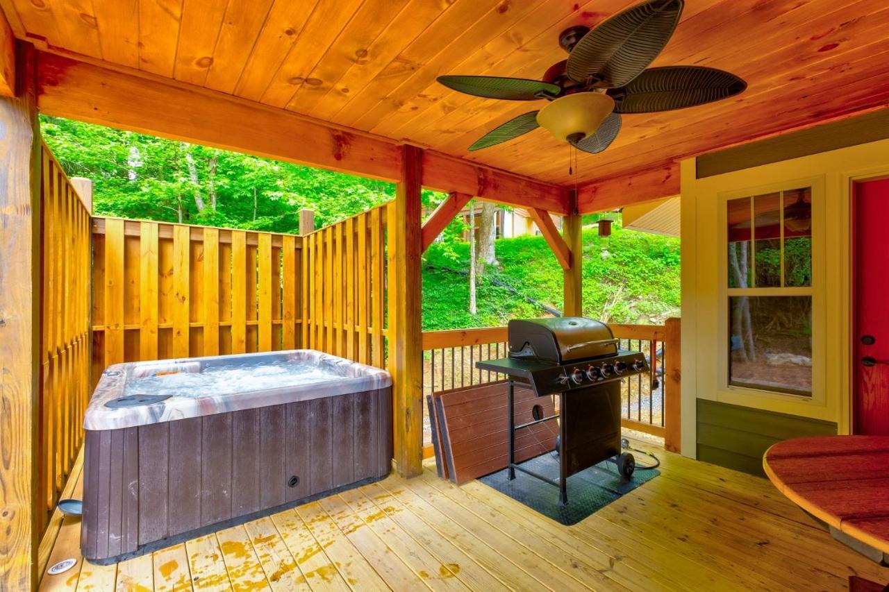 Ivie Holler * Gatlinburg