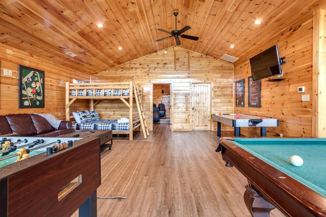 With Private Hot Tub By Staycating Holiday home *
