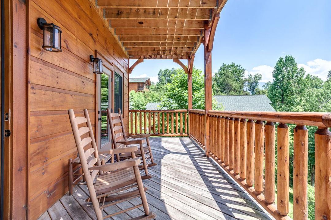 Holiday home With Private Hot Tub By Staycating Gatlinburg