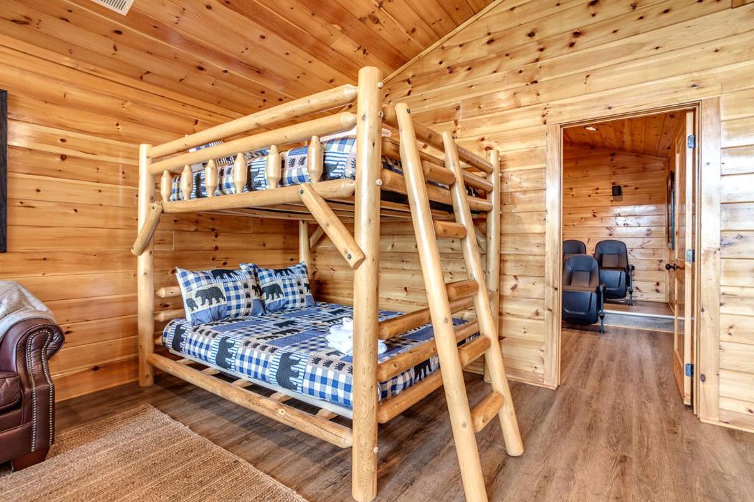 Holiday home With Private Hot Tub By Staycating Gatlinburg