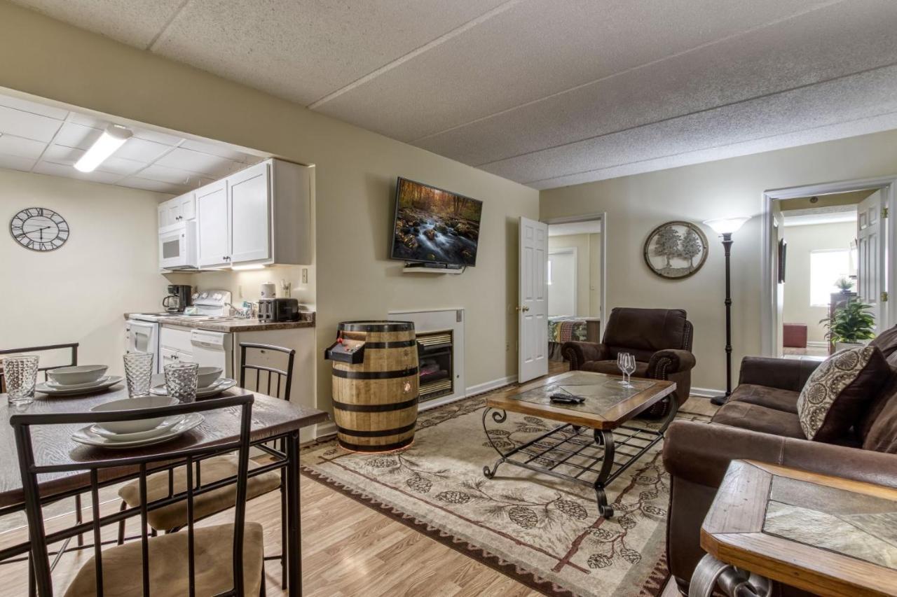 Towers Unit 501 - Great Location! Close To Town! *