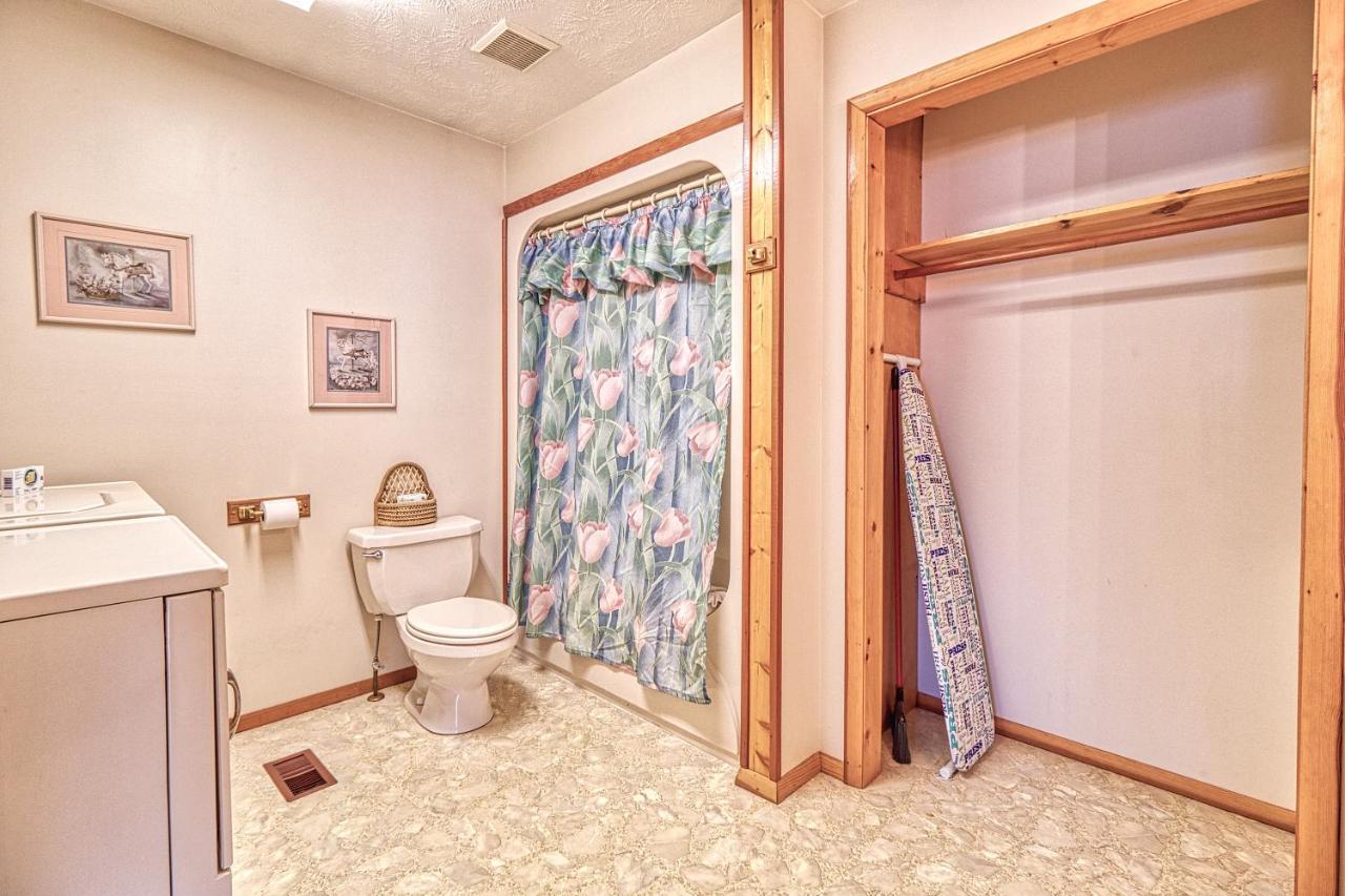 Leconte View 2, 1 Bedroom, Mountain Views, Pool Table, Sleeps 2 * Gatlinburg