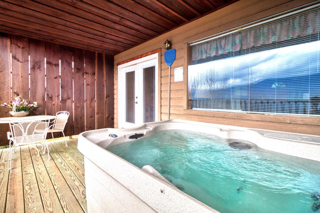 Park View 2, 2 Bedrooms, Mountain View, Hot Tub, Sleeps 4