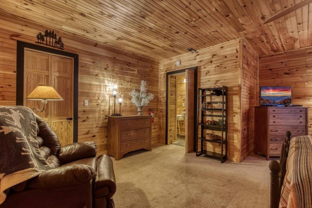 2 Master - Phenomenal Views - Alpine Summit Gatlinburg