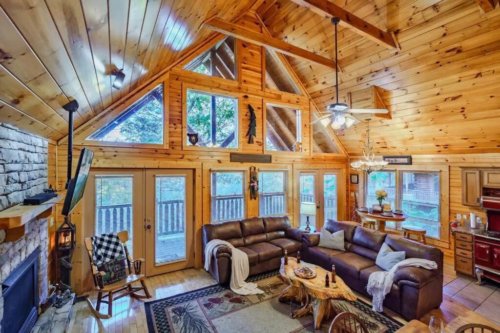 Stunning Mountain W/ Views Gatlinburg
