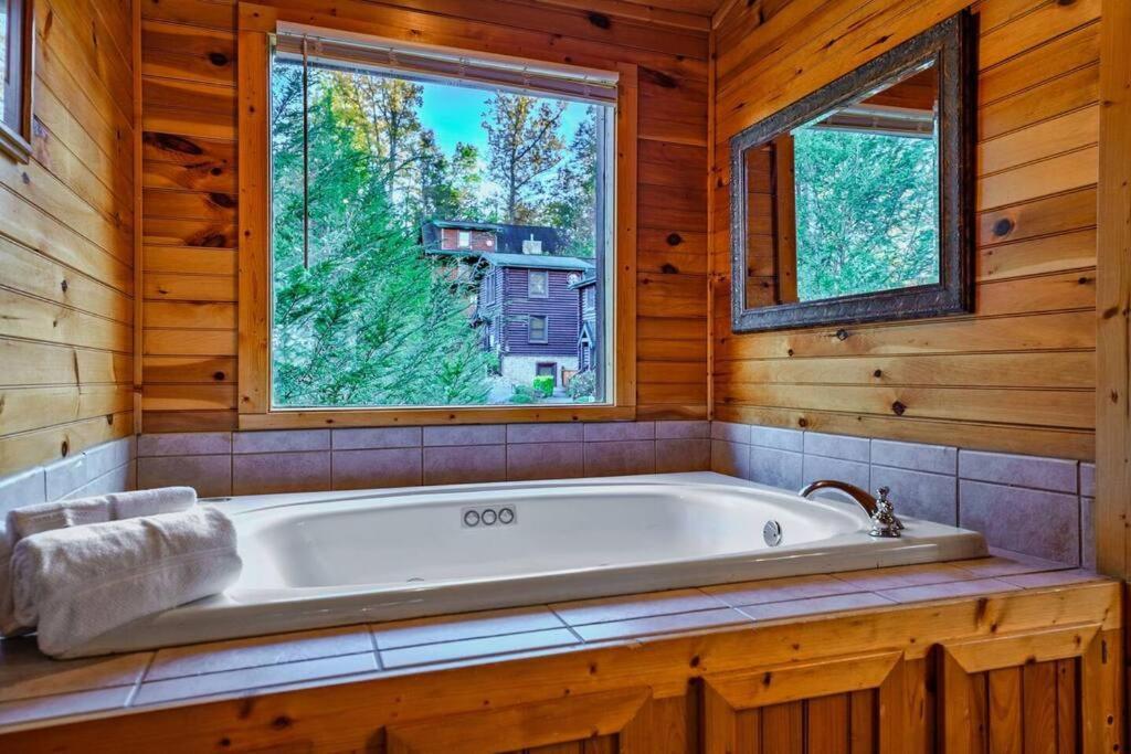 Stunning Mountain W/ Views Holiday home *