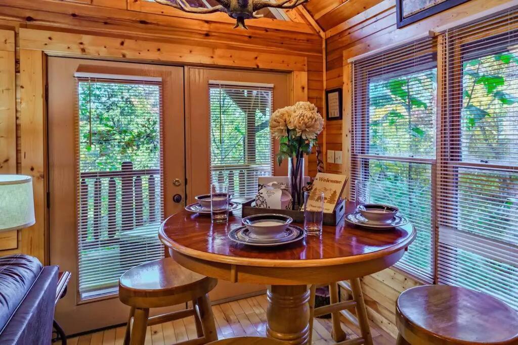 Stunning Mountain W/ Views