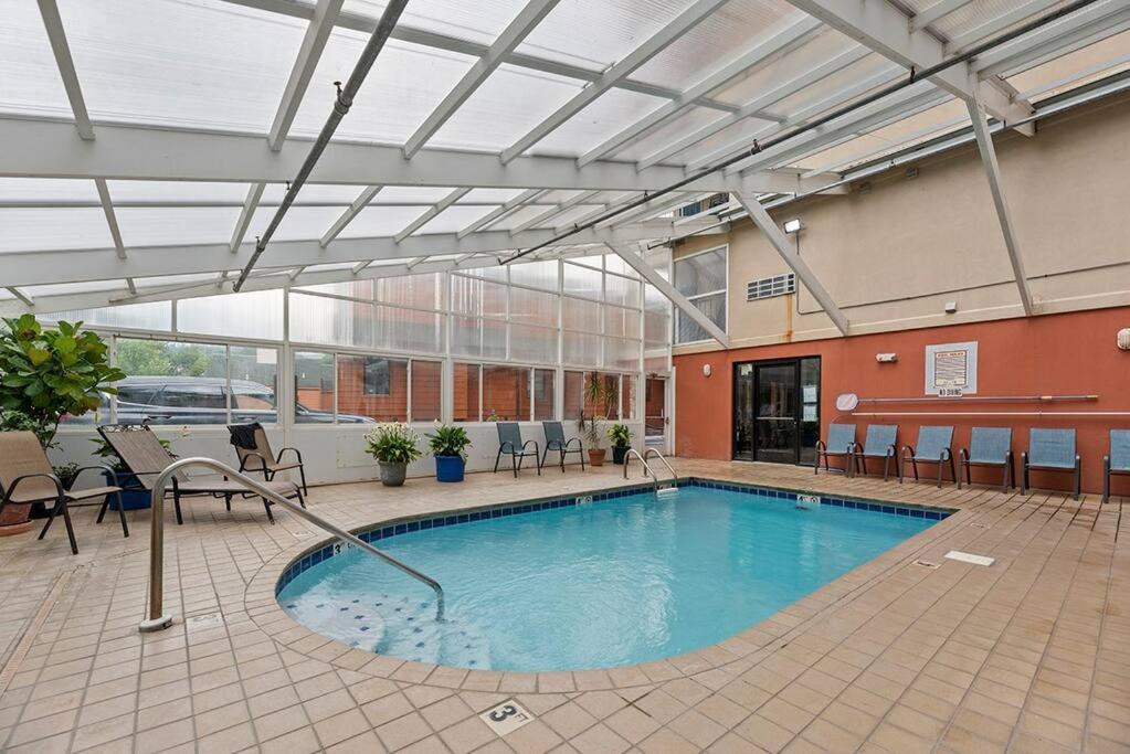 Peaceful Downtown - 10 Mins Walk To Main Strip Apartment