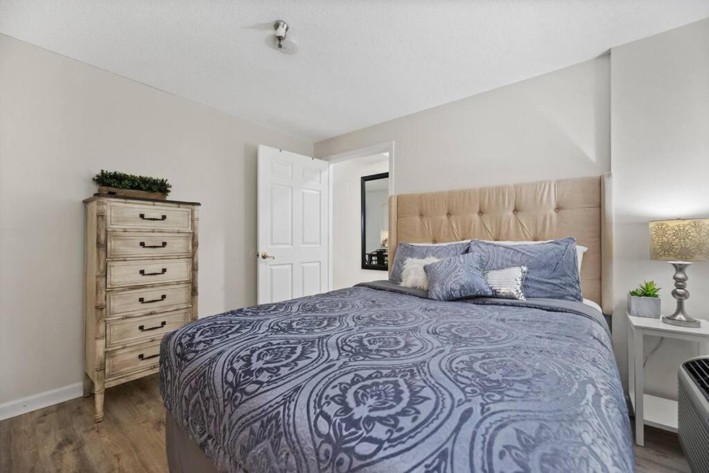 Peaceful Downtown - 10 Mins Walk To Main Strip *