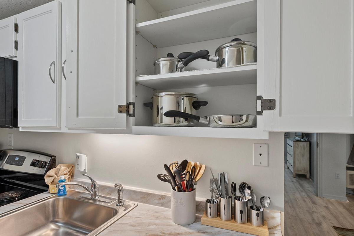 Peaceful Downtown - 10 Mins Walk To Main Strip Apartment