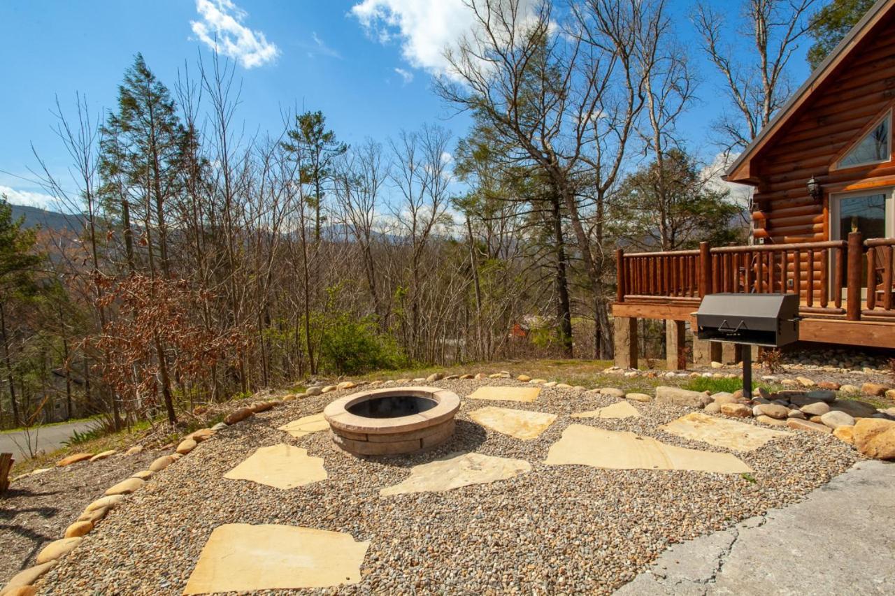 Mystic Mountain View Grill Fire Pit Holiday home