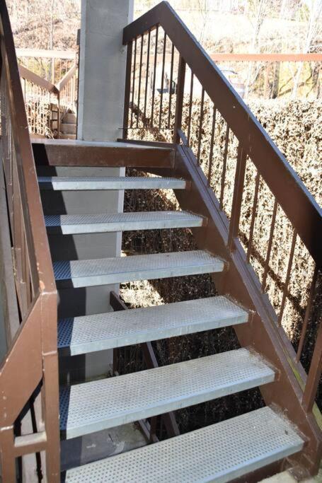 Apartment Cozy Mountain Getaway! Mountain Views! 2 Bed, 2 Bath, Sleeps 6