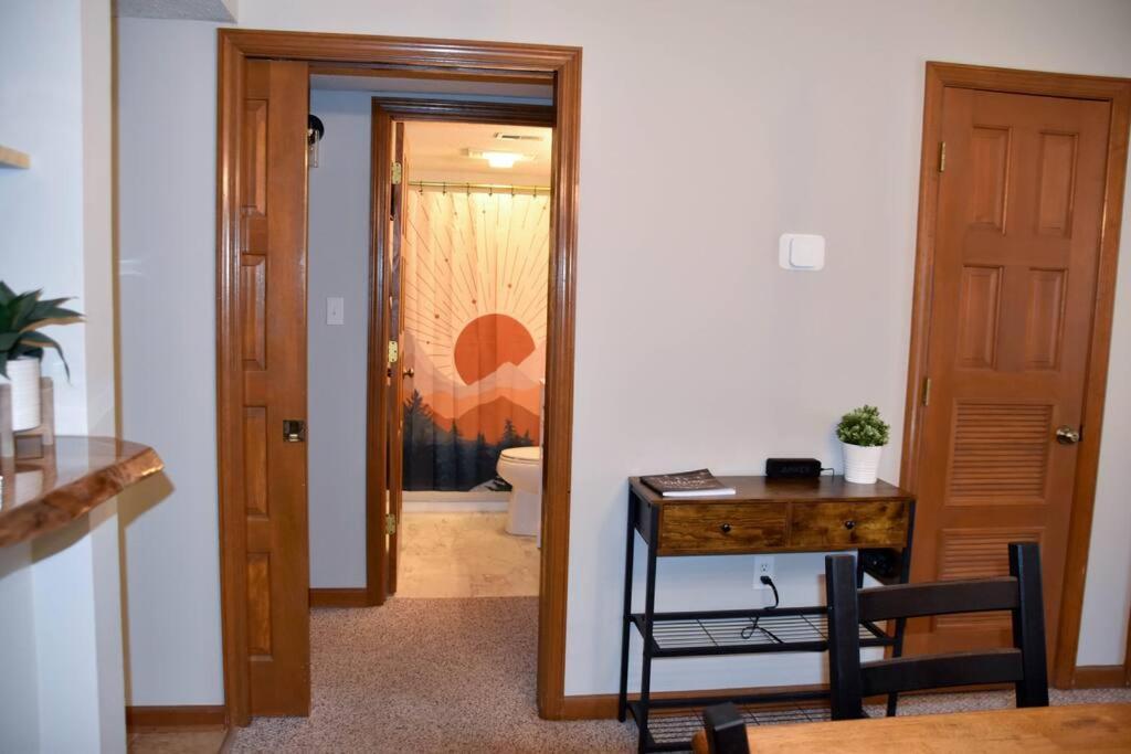 Apartment Cozy Mountain Getaway! Mountain Views! 2 Bed, 2 Bath, Sleeps 6 *