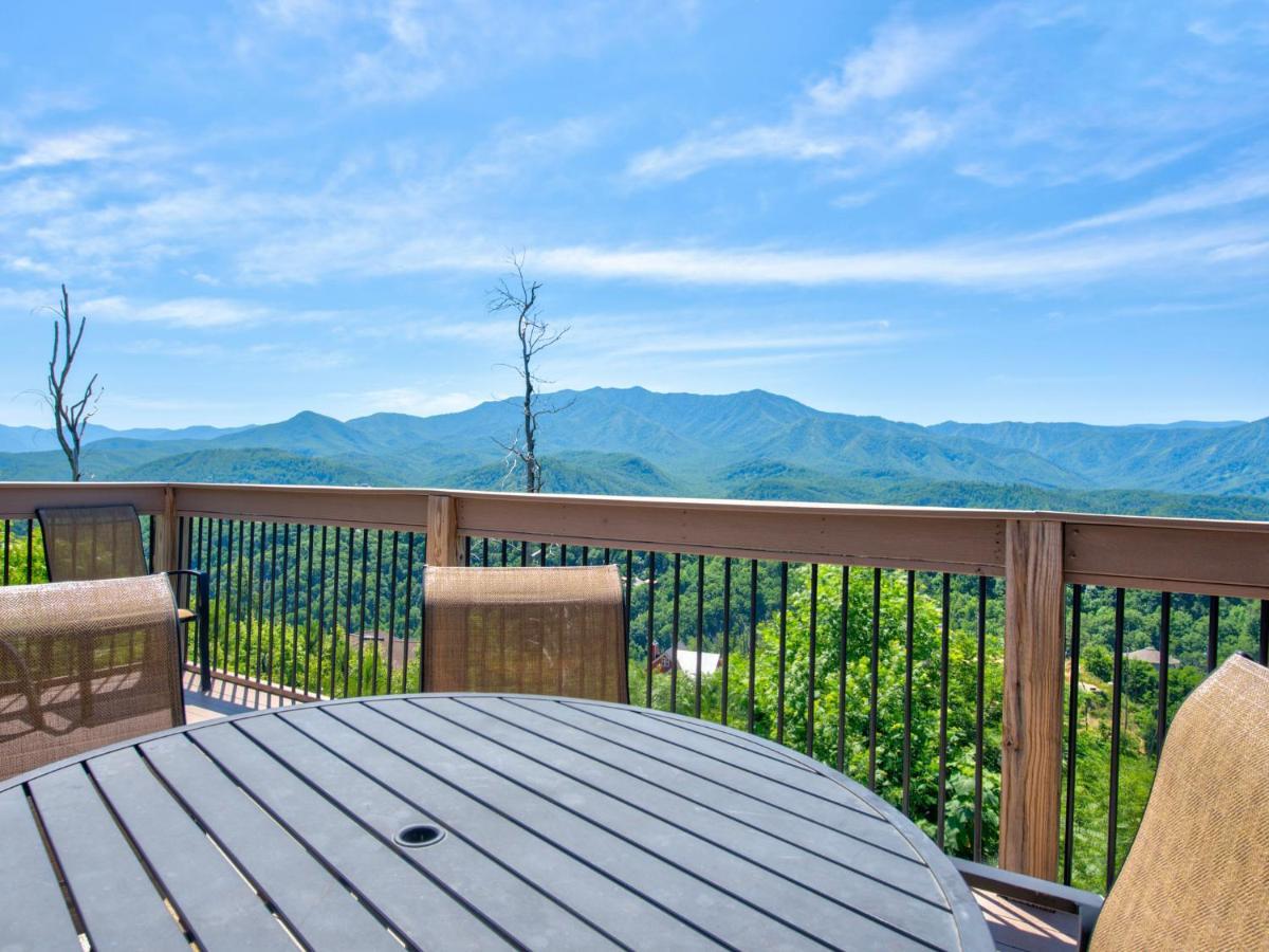 Hello Smokys Gatlinburg
