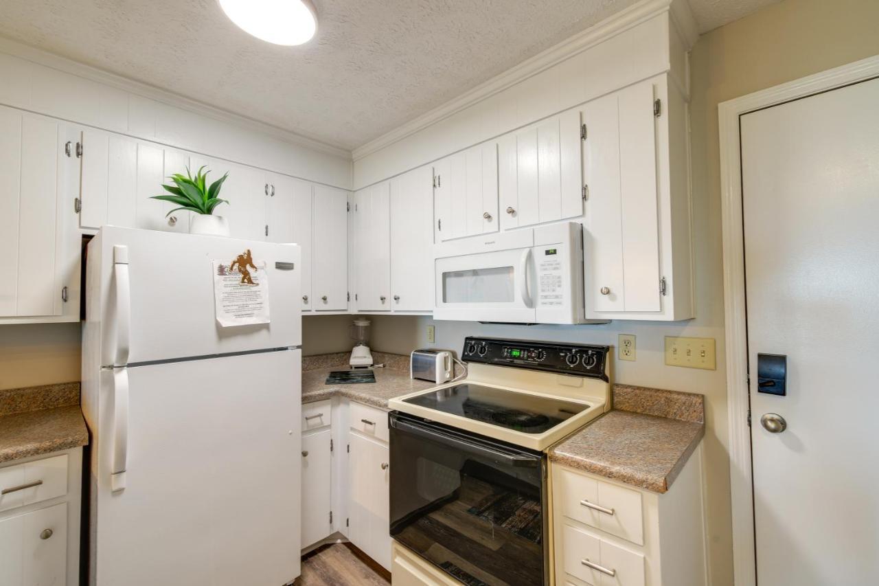 Apartment Cozy With Pool Access! Gatlinburg