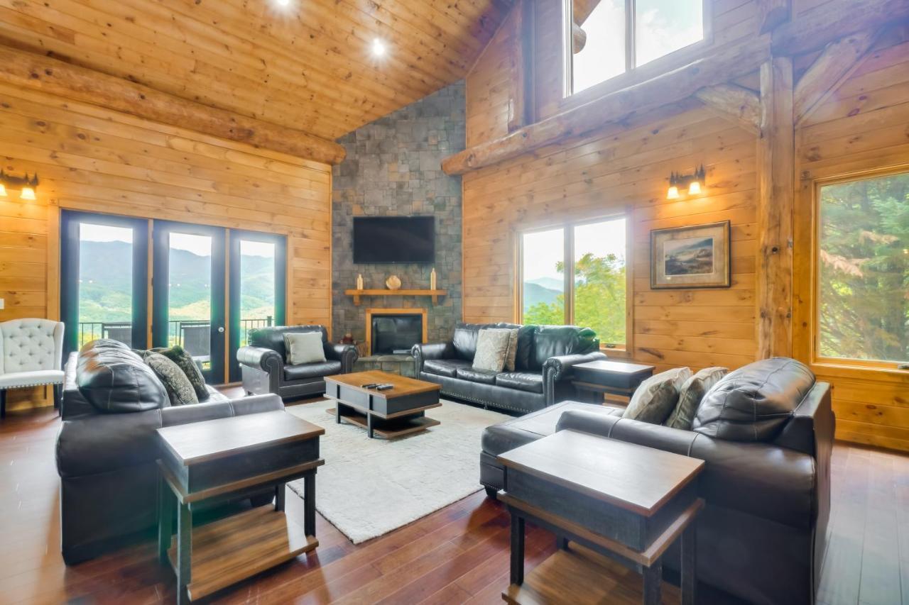 Vacation With Private Hot Tub! Holiday home *